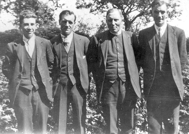 Photo of photos/John (Jackie) MacLennan MBE 1902-1999 group abt1924